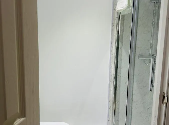 Private Bathroom King Room